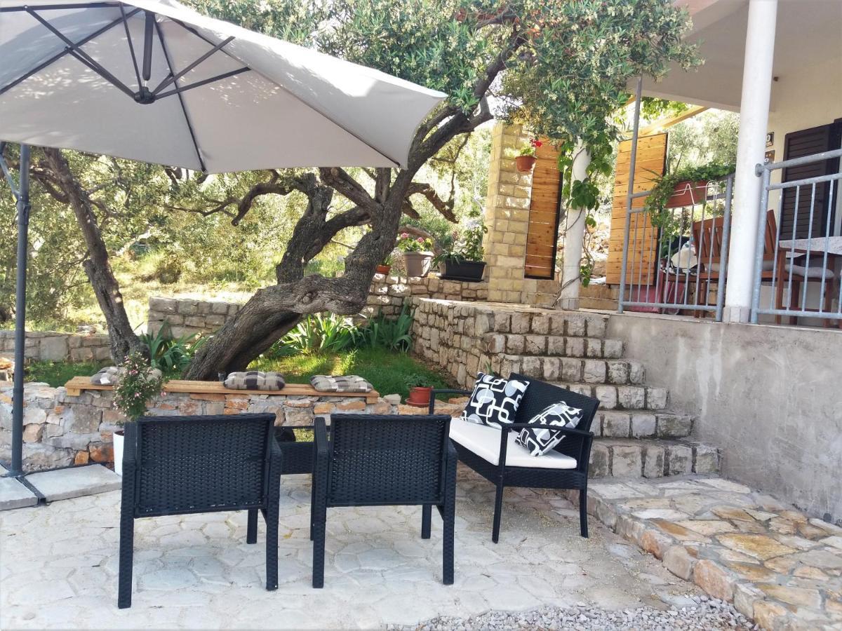فيلا Weekend House Olive Garden Donje Selo na Šolti المظهر الخارجي الصورة