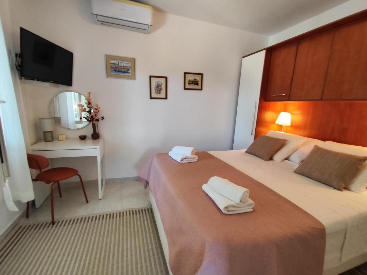 فيلا Weekend House Olive Garden Donje Selo na Šolti المظهر الخارجي الصورة