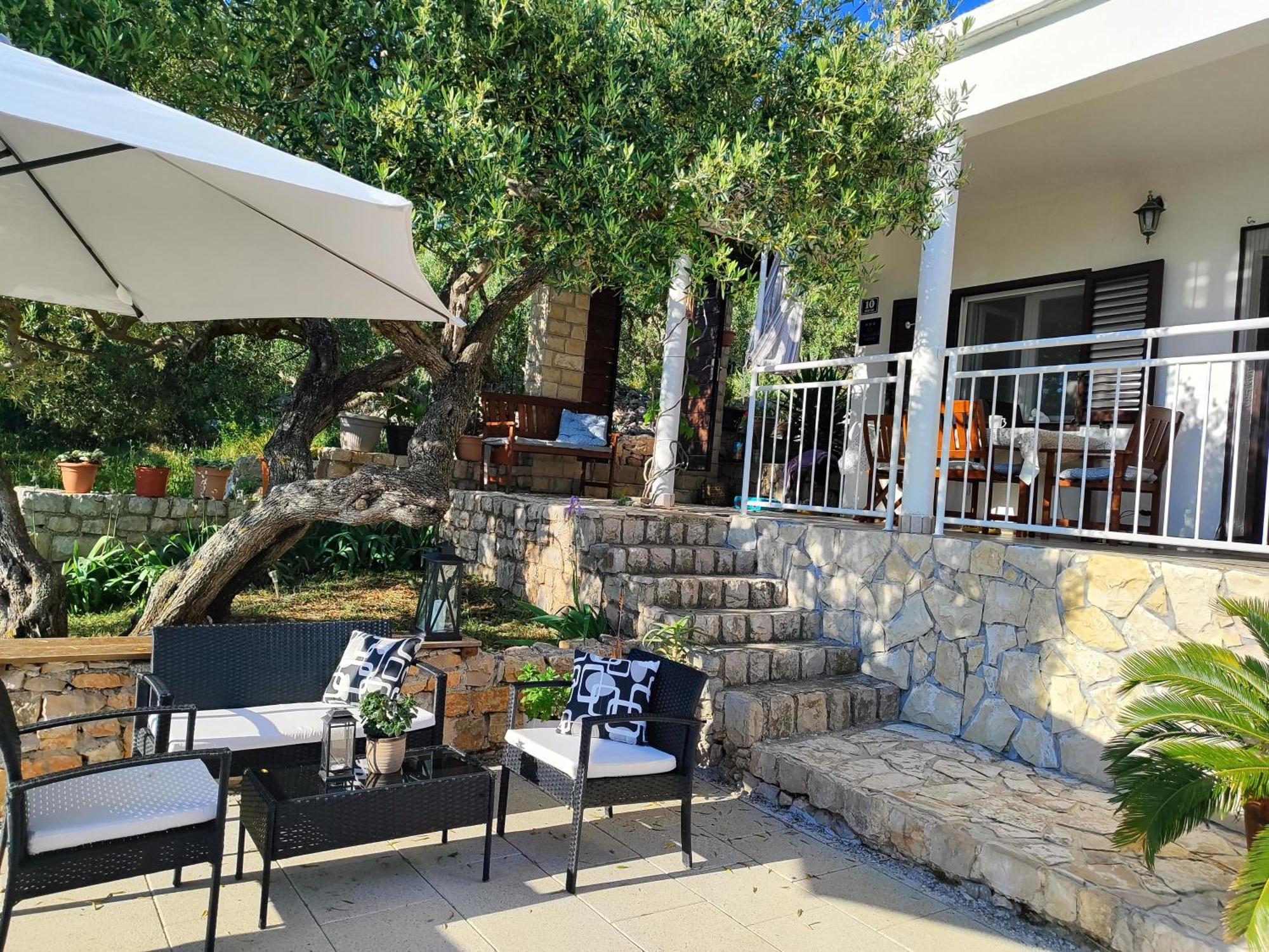 فيلا Weekend House Olive Garden Donje Selo na Šolti المظهر الخارجي الصورة